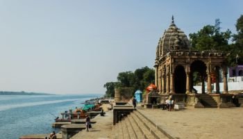 Indore to Maheshwar​